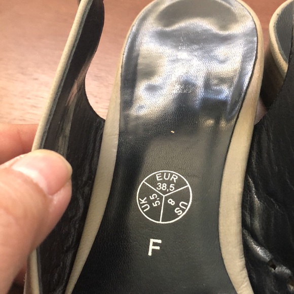 ARA Perforated Gray Sling Back Sandal Sz 8 - Picture 7 of 9